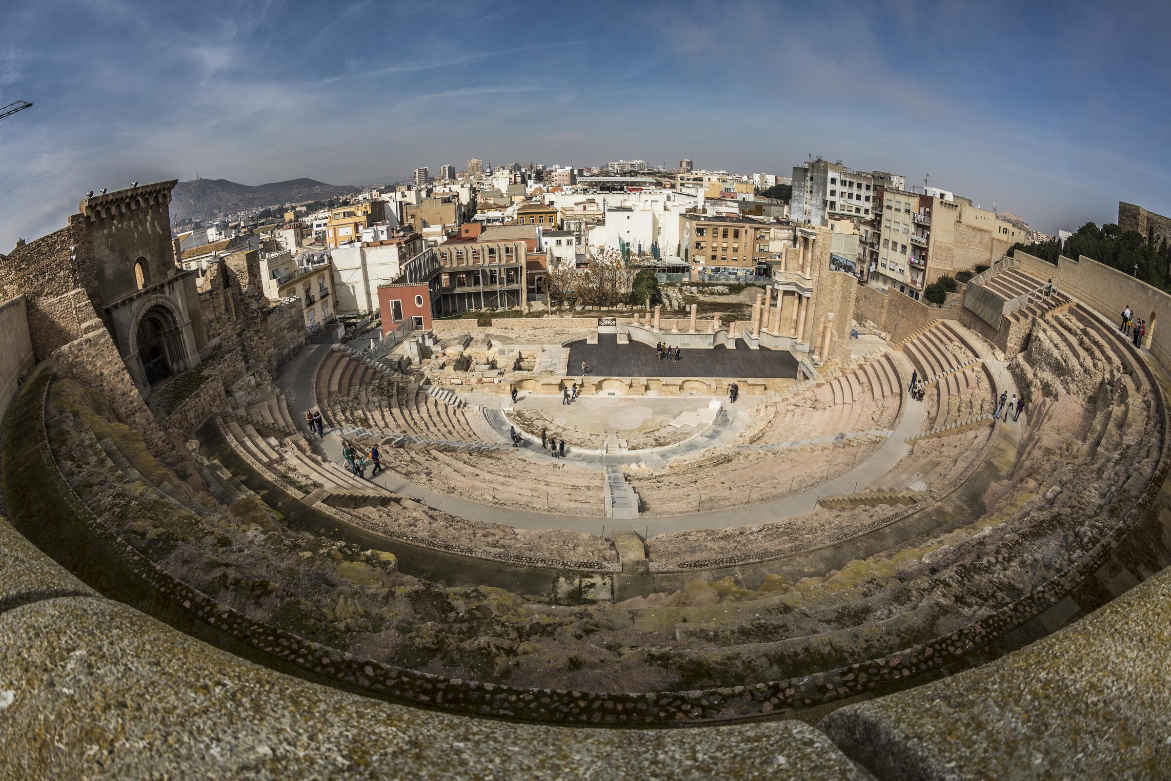 Teatro romano en ciudad antigua