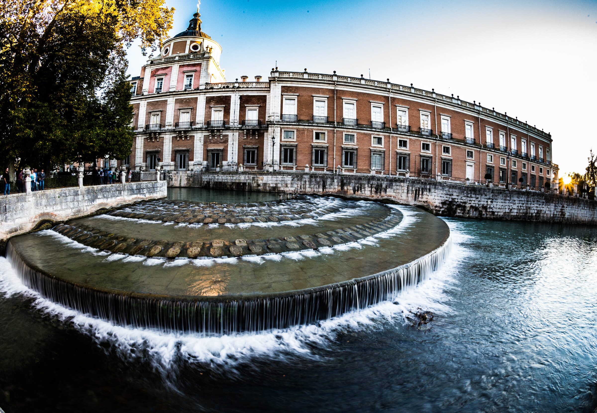 Palacio Real y cascada