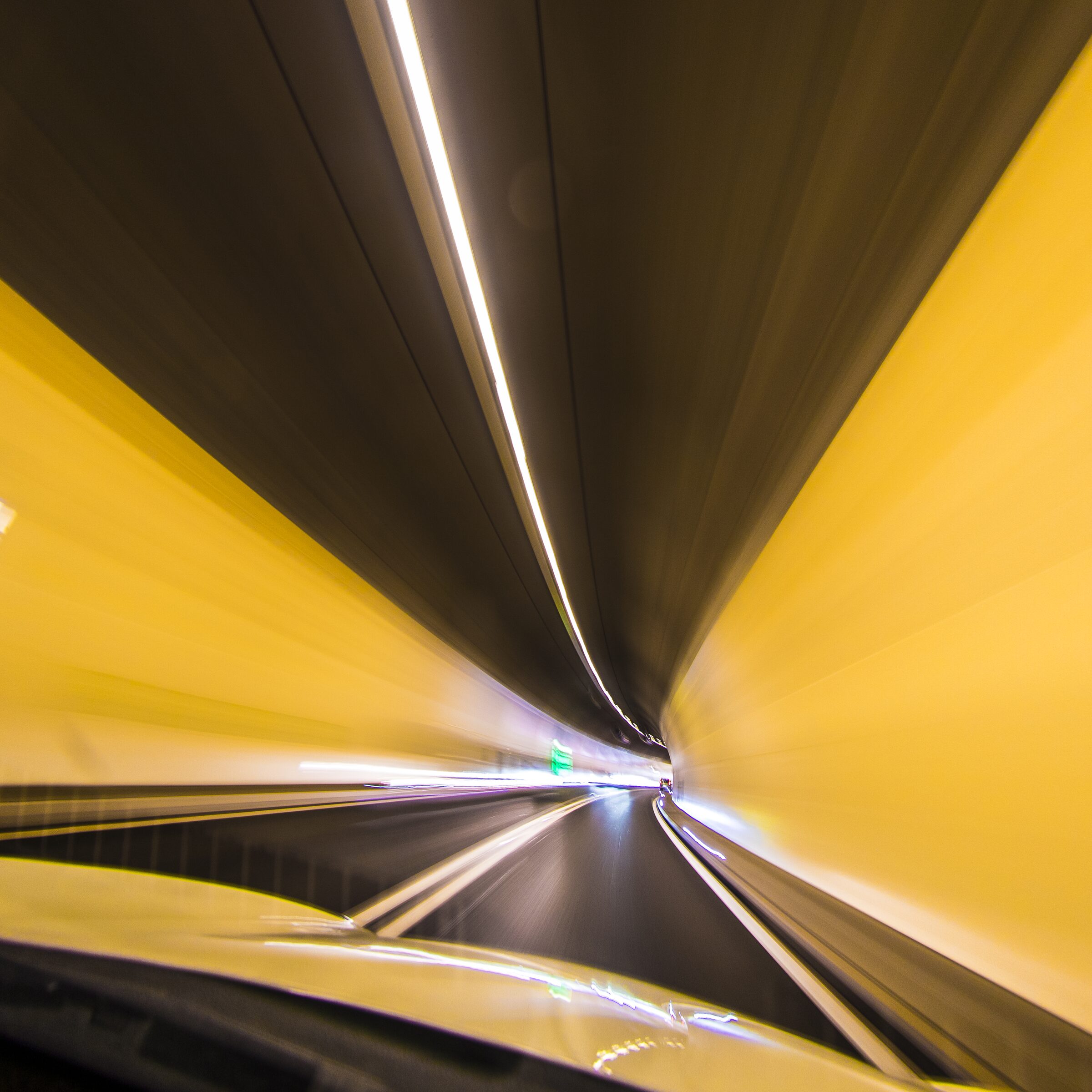 Túnel de luz en movimiento